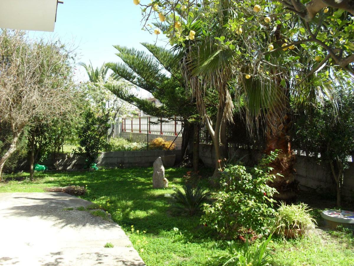 Casa Vacanze"Il Bouganville" Carbonia Eksteriør billede